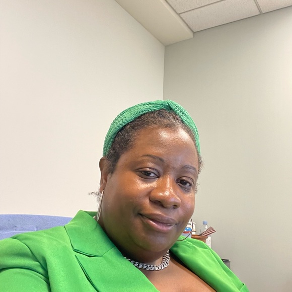 Meet your Posher, Melissa or Melisia - Picture 2 of 3